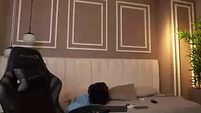 Austin bolt online show from November 10, 2025, 12:53 am