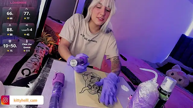 Snapshot of Alice_woodville chatting on March 7, 2025, 8:55 pm Alice woodville online show from March 7, 2025, 8:55 pm