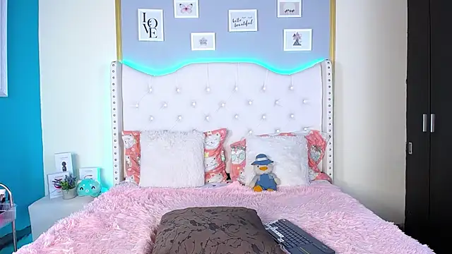 Snapshot of dante_ferraraa chatting on December 18, 2024, 4:20 am dante ferraraa online show from December 18, 2024, 4:20 am