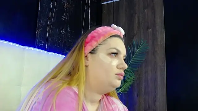 MelanieBrownn online show from February 14, 2026, 6:10 am