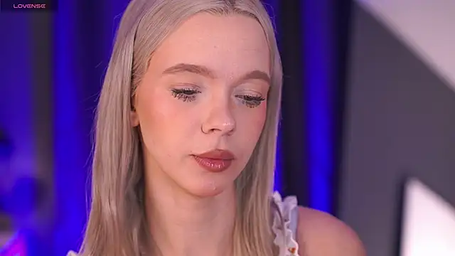  AlinaBailey online show from February 8, 2026, 7:56 am