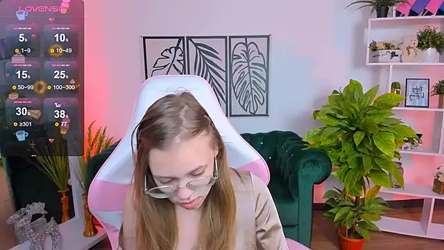 LayriantaVee online show from January 19, 2025, 7:04 am