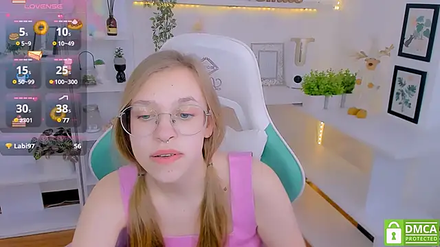 LayriantaVee online show from February 10, 2025, 10:09 am