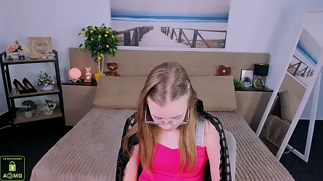 LayriantaVee online show from March 22, 2025, 1:41 pm