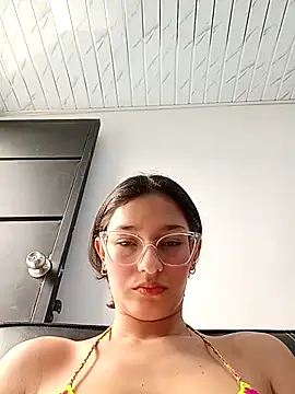 Snapshot of Ary-18 chatting on October 21, 2025, 1:45 pm Ary-18 online show from October 21, 2025, 1:45 pm