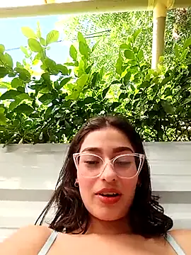 Snapshot of Ary-18 chatting on November 10, 2025, 1:32 pm Ary-18 online show from November 10, 2025, 1:32 pm