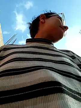 Snapshot of Ary-18 chatting on November 22, 2025, 1:43 pm Ary-18 online show from November 22, 2025, 1:43 pm