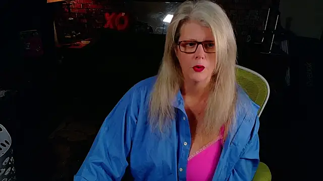 AliceHarlot online show from April 8, 2026, 10:32 pm