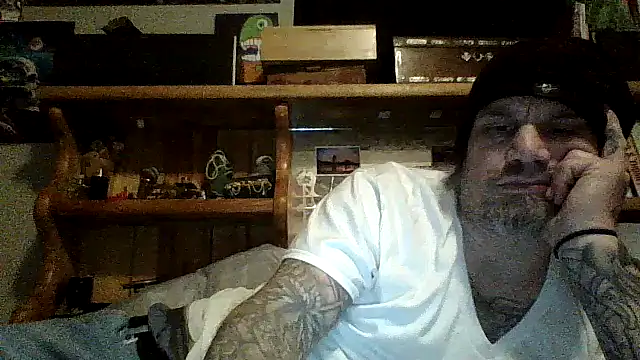 clitstitsandbongrips online show from December 11, 2024, 1:17 pm