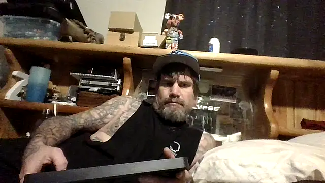 clitstitsandbongrips online show from October 17, 2025, 2:52 pm