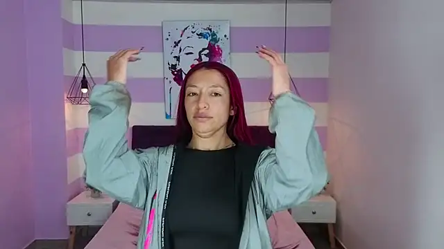 Scarlett  bell online show from April 8, 2026, 11:43 am