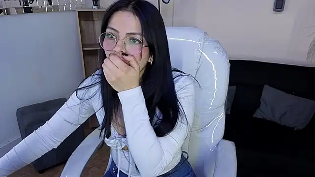 Eliie Ruizz online show from November 7, 2025, 9:59 pm