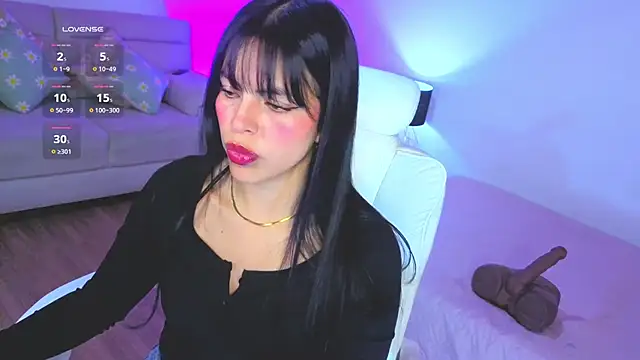 Eliie Ruizz online show from April 4, 2026, 4:22 am