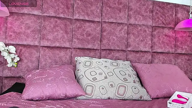 Snapshot of Liah_Grey8 chatting on February 9, 2025, 8:45 pm Liah Grey8 online show from February 9, 2025, 8:45 pm