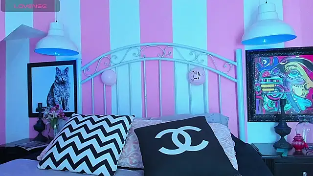 Snapshot of Liah_Grey8 chatting on February 22, 2025, 9:15 pm Liah Grey8 online show from February 22, 2025, 9:15 pm