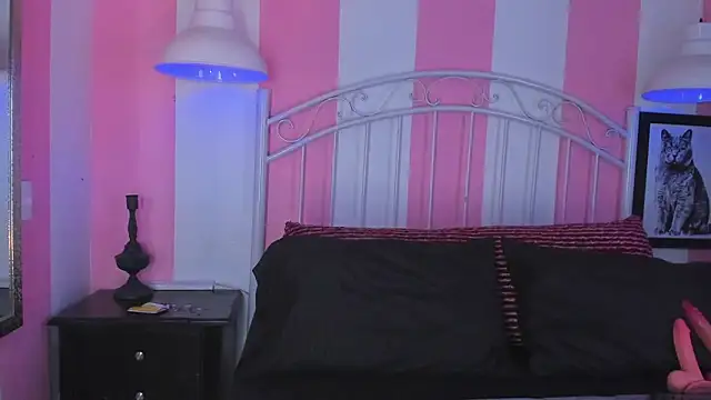 Snapshot of Liah_Grey8 chatting on October 11, 2025, 9:24 pm Liah Grey8 online show from October 11, 2025, 9:24 pm