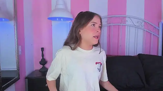 Snapshot of Liah_Grey8 chatting on October 14, 2025, 8:53 pm Liah Grey8 online show from October 14, 2025, 8:53 pm