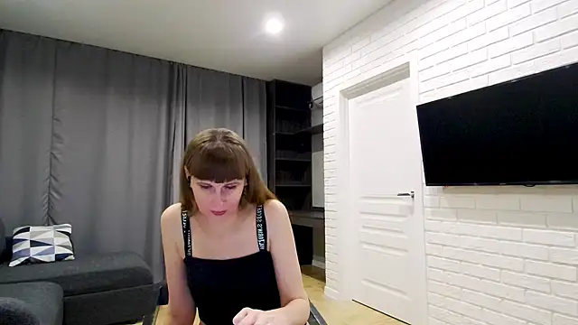 Daniella Lorente online show from March 9, 2026, 11:42 pm