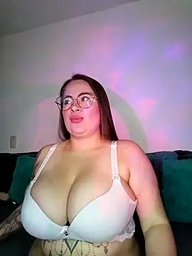 Snapshot of soofy__ chatting on May 24, 2026, 4:50 am soofy online show from May 24, 2026, 4:50 am