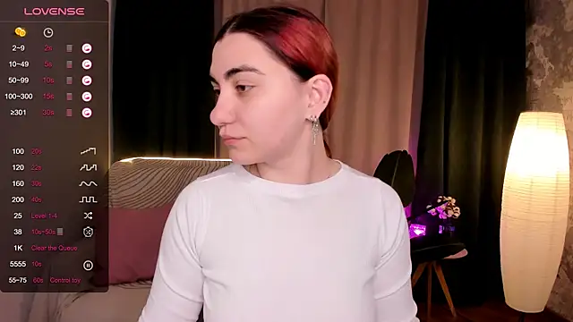 hannacheekss  online show from September 23, 2025, 2:14 am