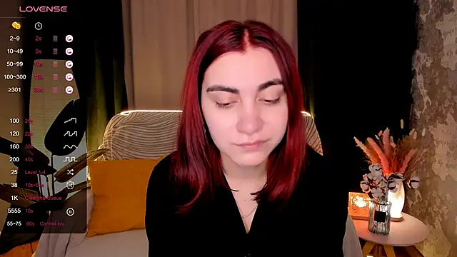 hannacheekss  online show from November 25, 2025, 2:00 am