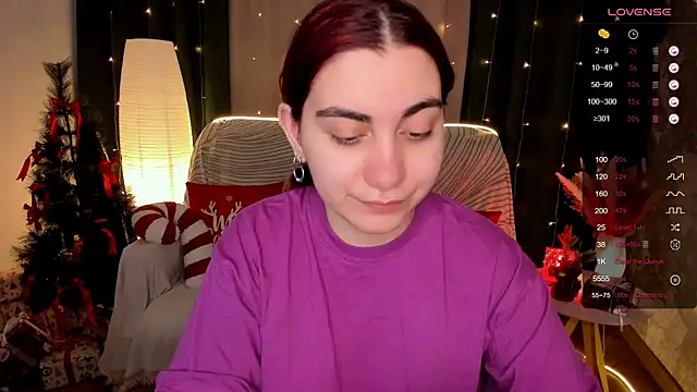 hannacheekss  online show from December 18, 2025, 2:06 am