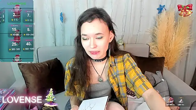 Emily Strikeee online show from December 28, 2024, 1:06 pm