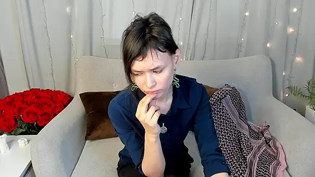 Emily Strikeee online show from March 6, 2025, 9:58 am