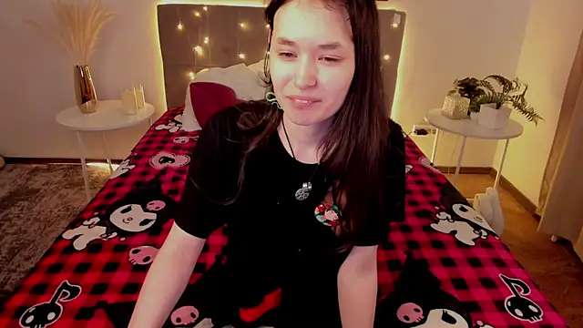 Emily Strikeee online show from May 18, 2026, 1:45 am