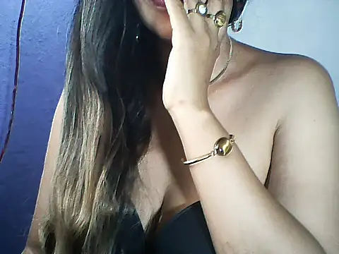 layanah12 online show from March 5, 2026, 3:46 am