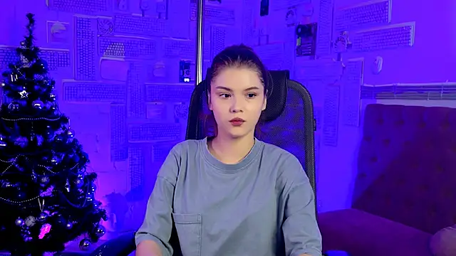 EvaThopson online show from December 9, 2024, 12:08 pm