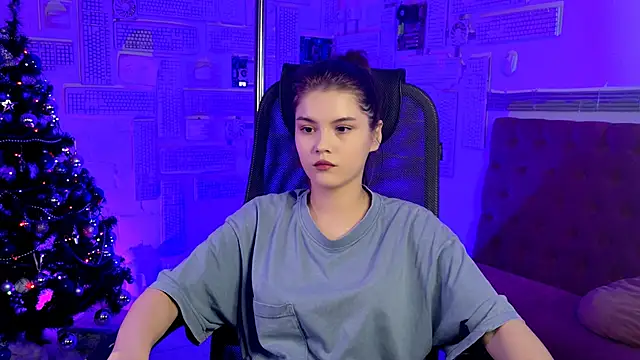 EvaThopson online show from December 9, 2024, 3:11 pm