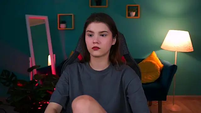 EvaThopson online show from January 24, 2025, 12:10 pm