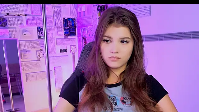 EvaThopson online show from September 19, 2025, 6:15 am