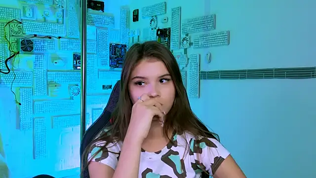 EvaThopson online show from September 29, 2025, 11:59 am