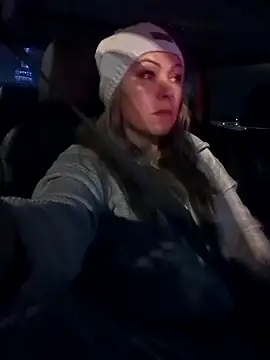 Snapshot of AinsleyMadison chatting on December 6, 2024, 10:30 pm AinsleyMadison online show from December 6, 2024, 10:30 pm