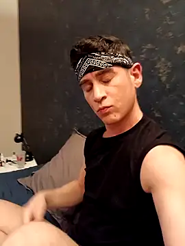 ElyasMatt online show from January 14, 2025, 4:18 pm