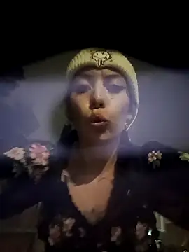 Snapshot of Tefannyy_ chatting on March 13, 2025, 12:27 am Tefannyy online show from March 13, 2025, 12:27 am