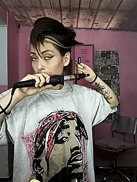 Snapshot of Tefannyy_ chatting on September 24, 2025, 3:59 pm Tefannyy online show from September 24, 2025, 3:59 pm