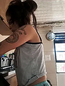 Snapshot of Tefannyy_ chatting on October 9, 2025, 1:42 pm Tefannyy online show from October 9, 2025, 1:42 pm