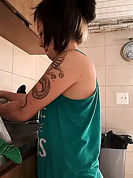 Snapshot of Tefannyy_ chatting on October 13, 2025, 1:55 pm Tefannyy online show from October 13, 2025, 1:55 pm