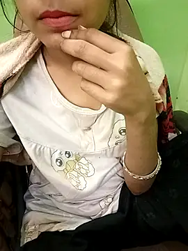 Snapshot of EACH_555 chatting on December 2, 2025, 1:50 pm EACH 555 online show from December 2, 2025, 1:50 pm