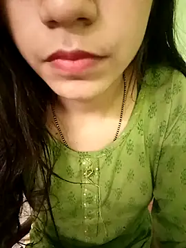 Snapshot of EACH_555 chatting on December 17, 2025, 6:19 am EACH 555 online show from December 17, 2025, 6:19 am