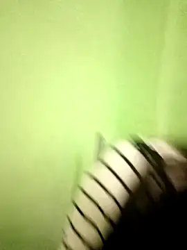 Snapshot of EACH_555 chatting on December 18, 2025, 12:33 pm EACH 555 online show from December 18, 2025, 12:33 pm