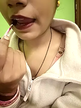 Snapshot of EACH_555 chatting on January 5, 2026, 6:44 pm EACH 555 online show from January 5, 2026, 6:44 pm