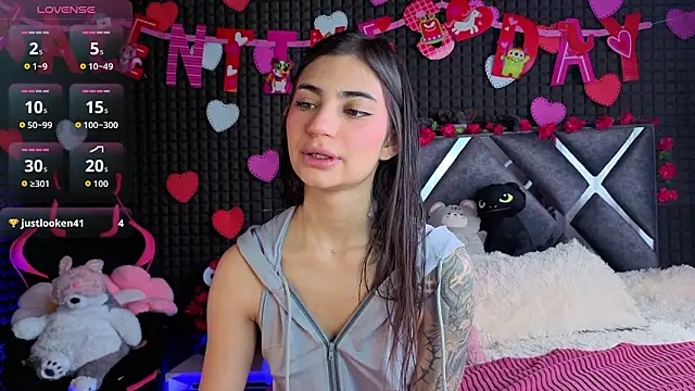 SolBeaumont1 online show from February 5, 2026, 7:29 pm