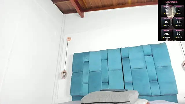 Snapshot of mia__fernandez chatting on November 18, 2025, 7:07 pm mia fernandez online show from November 18, 2025, 7:07 pm