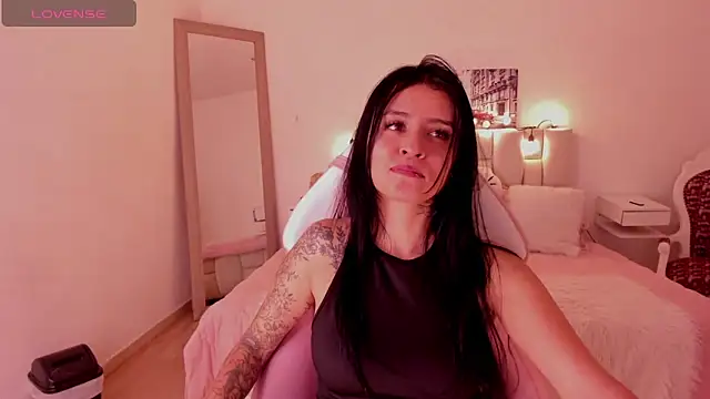 Snapshot of yenny_garcia chatting on January 9, 2026, 5:59 pm yenny garcia online show from January 9, 2026, 5:59 pm