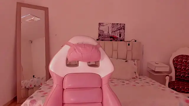 Snapshot of yenny_garcia chatting on January 13, 2026, 6:13 pm yenny garcia online show from January 13, 2026, 6:13 pm