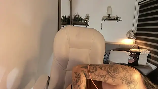 Snapshot of yenny_garcia chatting on February 16, 2026, 6:15 pm yenny garcia online show from February 16, 2026, 6:15 pm